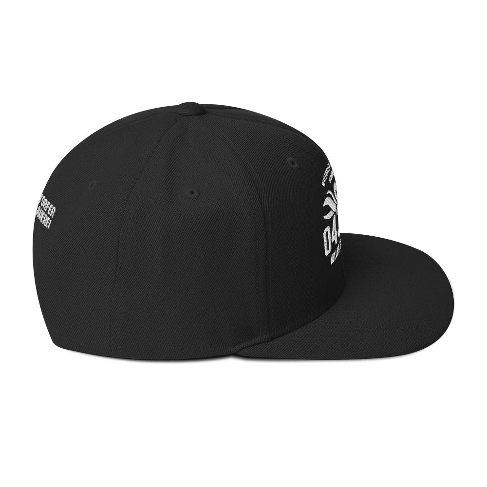 Cap mit Logo-Stickereien und geradem Schirm